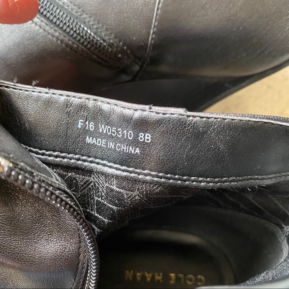 COLE HAAN wedge heel booties black leather, boxed minimalist 8B size ladies luxe - Picture 11 of 13